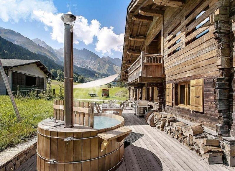 The Super Cabin Of The World *
